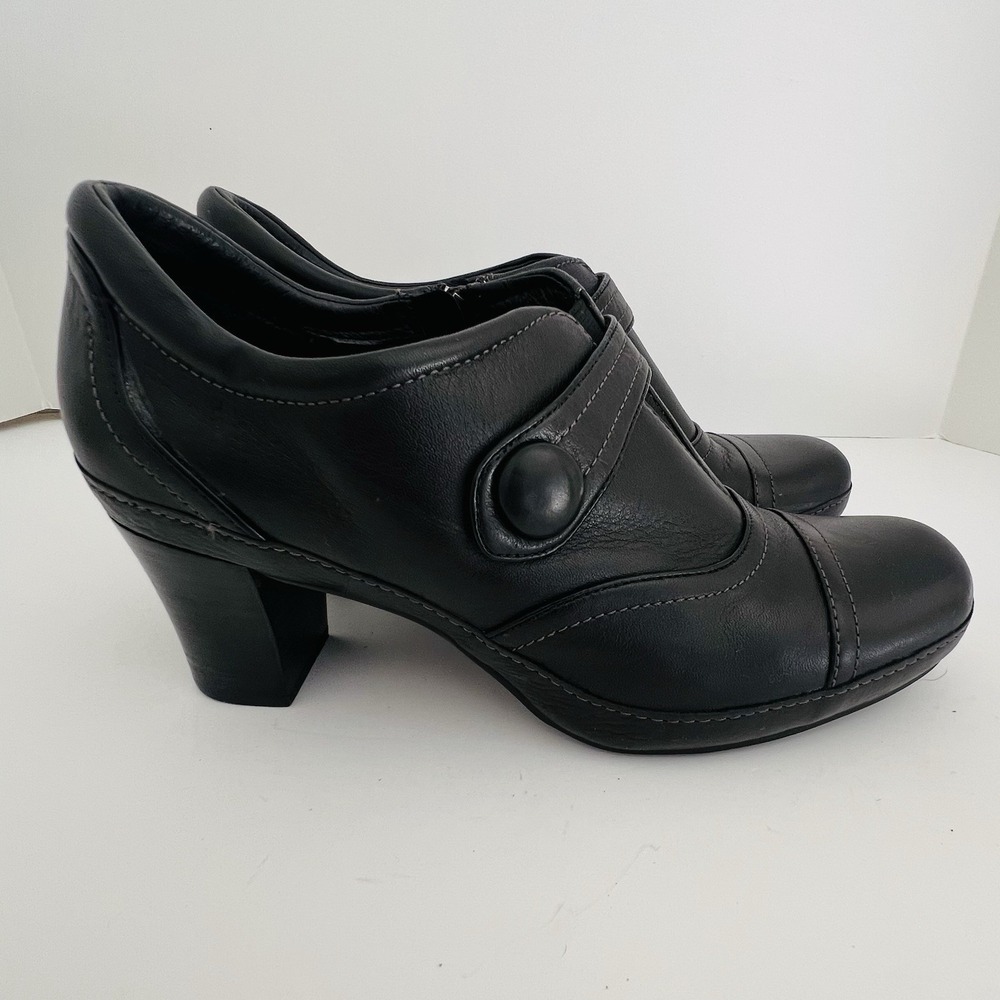 Clarks Artisan Active Air Women's Black Leather Booties Side Zip Size 9.5